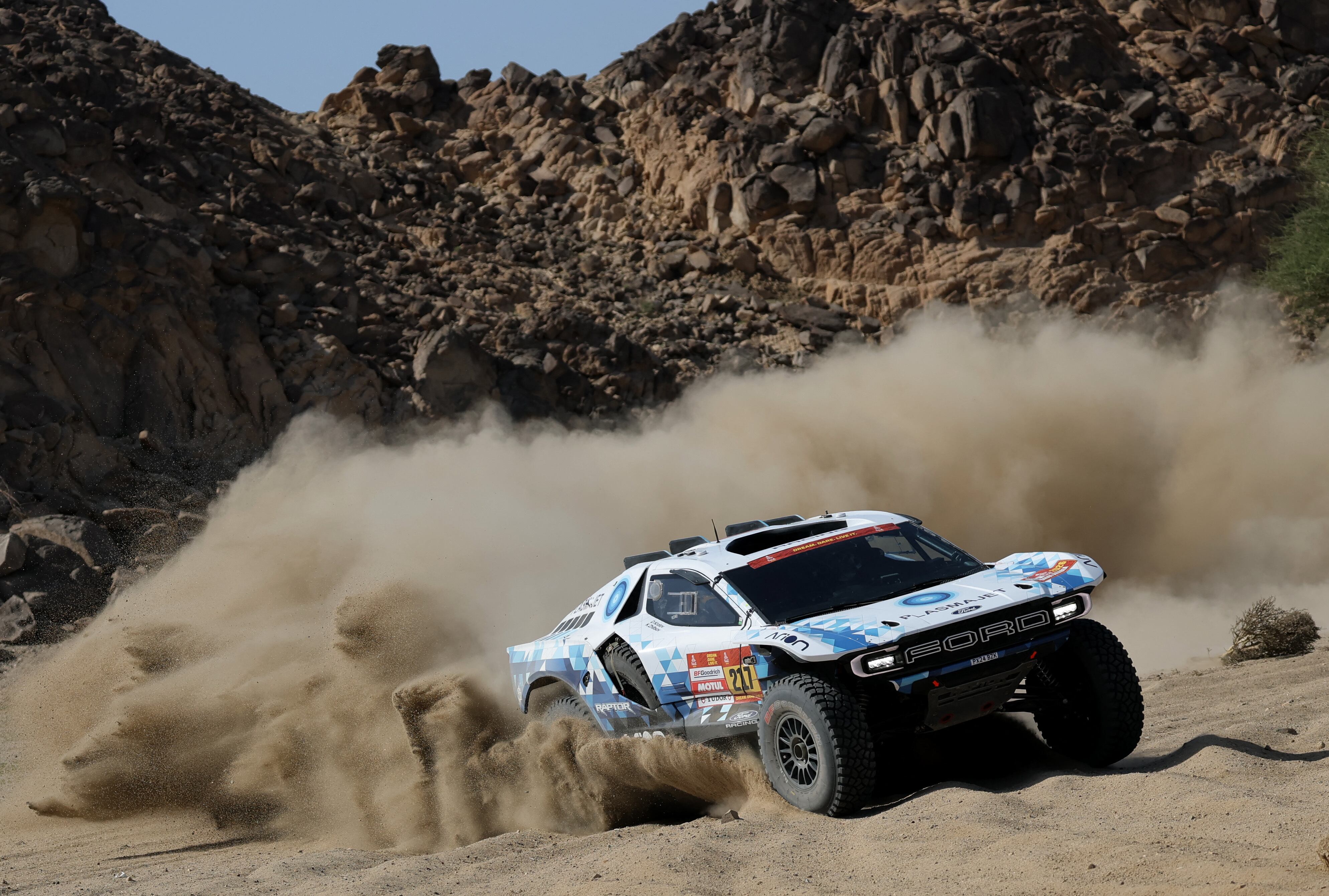 La exigencia extrema del Dakar combina navegación, trabajo en equipo y fortaleza mental a lo largo de miles de kilómetros (REUTERS/Stephane Mahe)