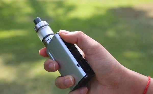 El vapeo se infiltra en las escuelas: la advertencia de una neumóloga pediátrica salvadoreña