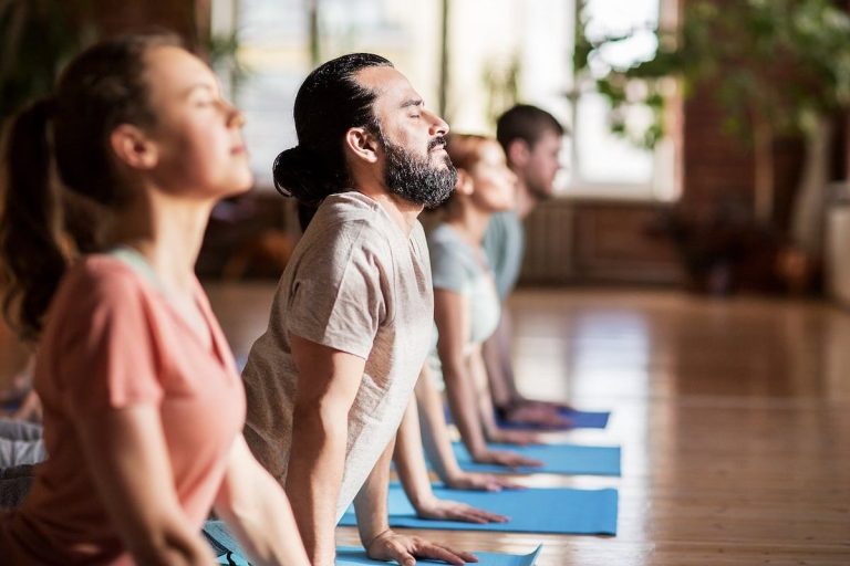 El yoga ayuda a la abstinencia de opioides, según muestran los ensayos clínicos