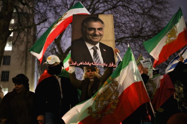 EN VIVO | El ex príncipe heredero de Irán instó a las fuerzas de seguridad a “apoyar al pueblo” durante las protestas