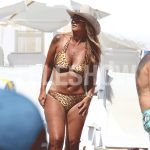 Entre el mar y los afectos: el verano de Amalia Granata en Punta del Este