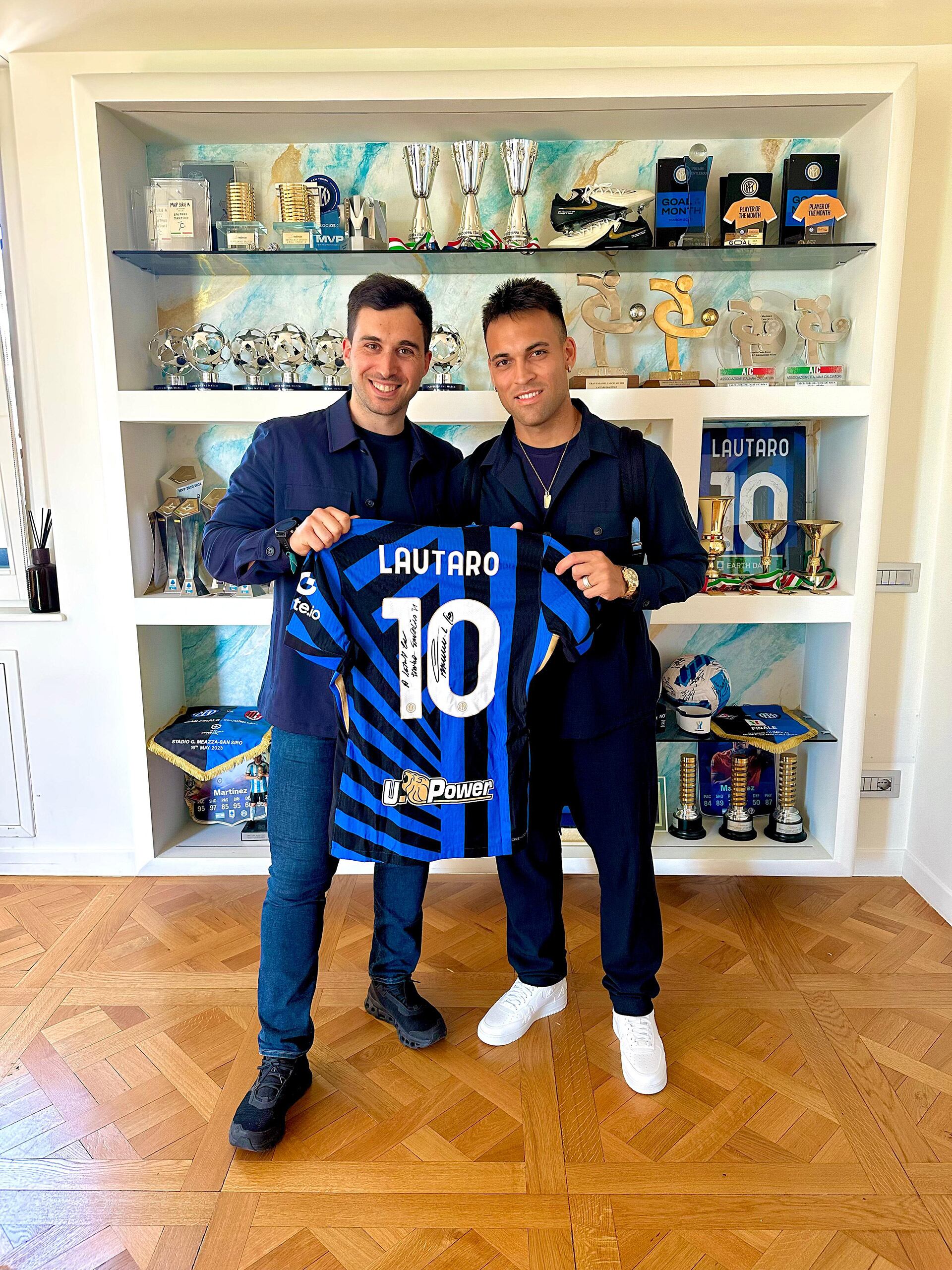 Leonardo Cannavale junto a Lautaro Martínez