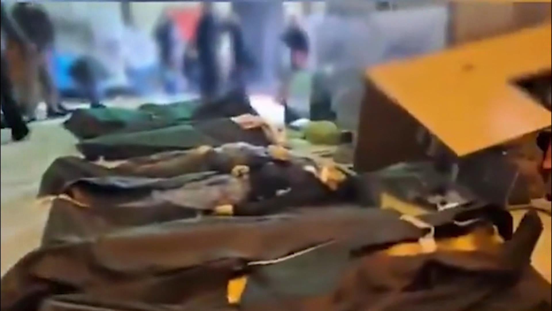 Cuerpos de víctimas de las protestas contra el régimen en Irán; Amnistía Internacional documentó escenas de morgues desbordadas tras la represión, identificando al menos 205 bolsas de cadáveres en una sola instalación forense cerca de Teherán. (EFE/HRANA)