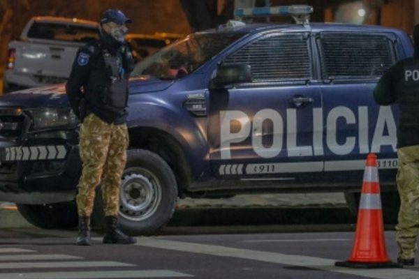 Festejaban un cumpleaños en Mendoza y un vecino disparó les disparó porque le molestaba la música: mató a un hombre