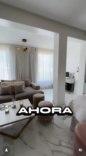 Flor eligió hacer un pequeño living dentro de su habitación