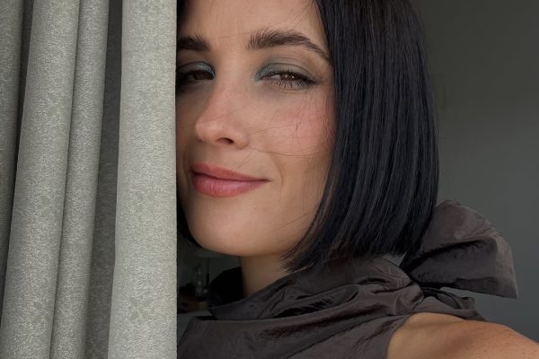 Flor Torrente brilla en “Mi amiga y yo”: arte, familia y resiliencia