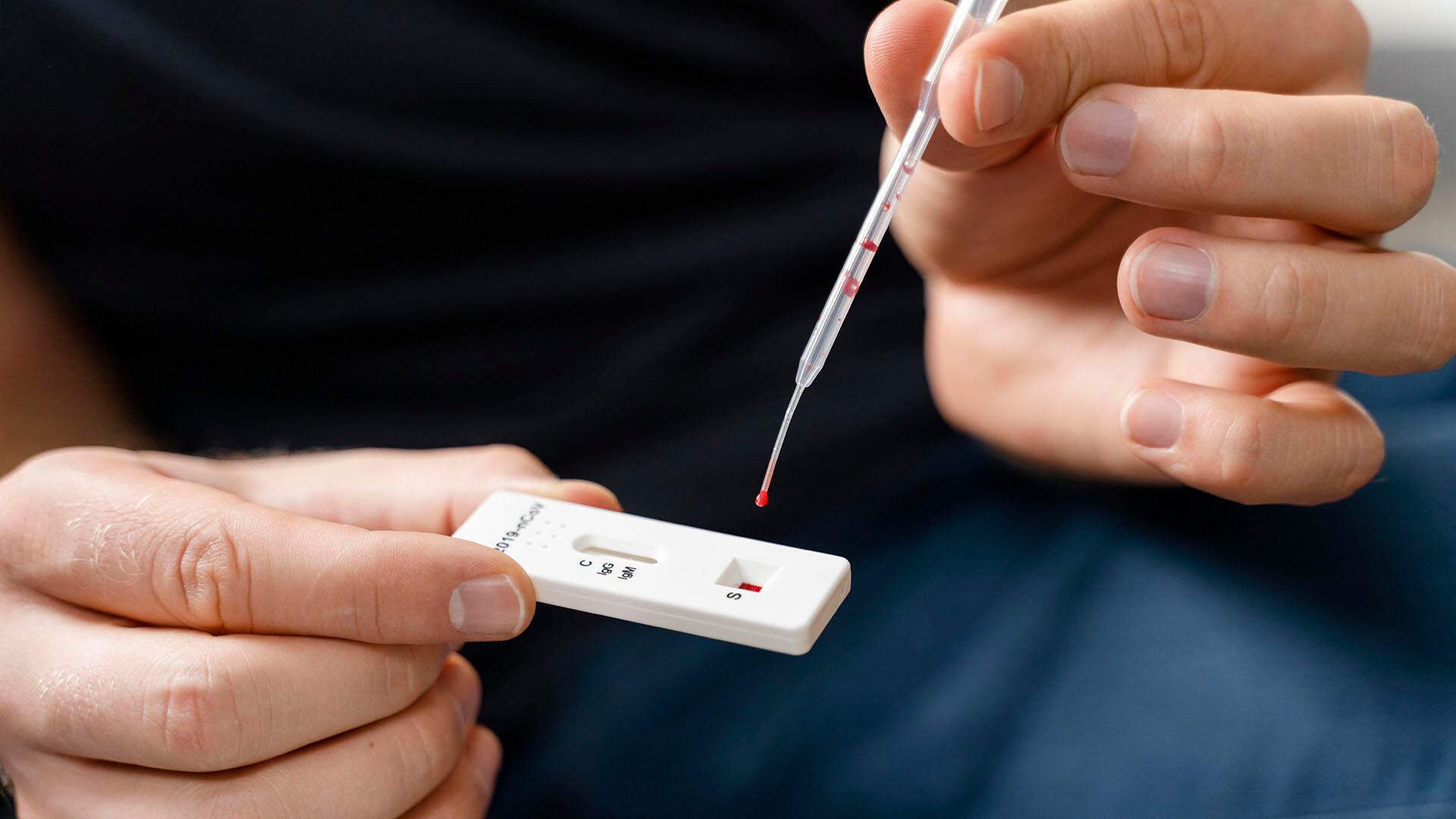 Las pruebas rápidas para sífilis ofrecen resultados en minutos y son clave para la detección oportuna (Freepik)