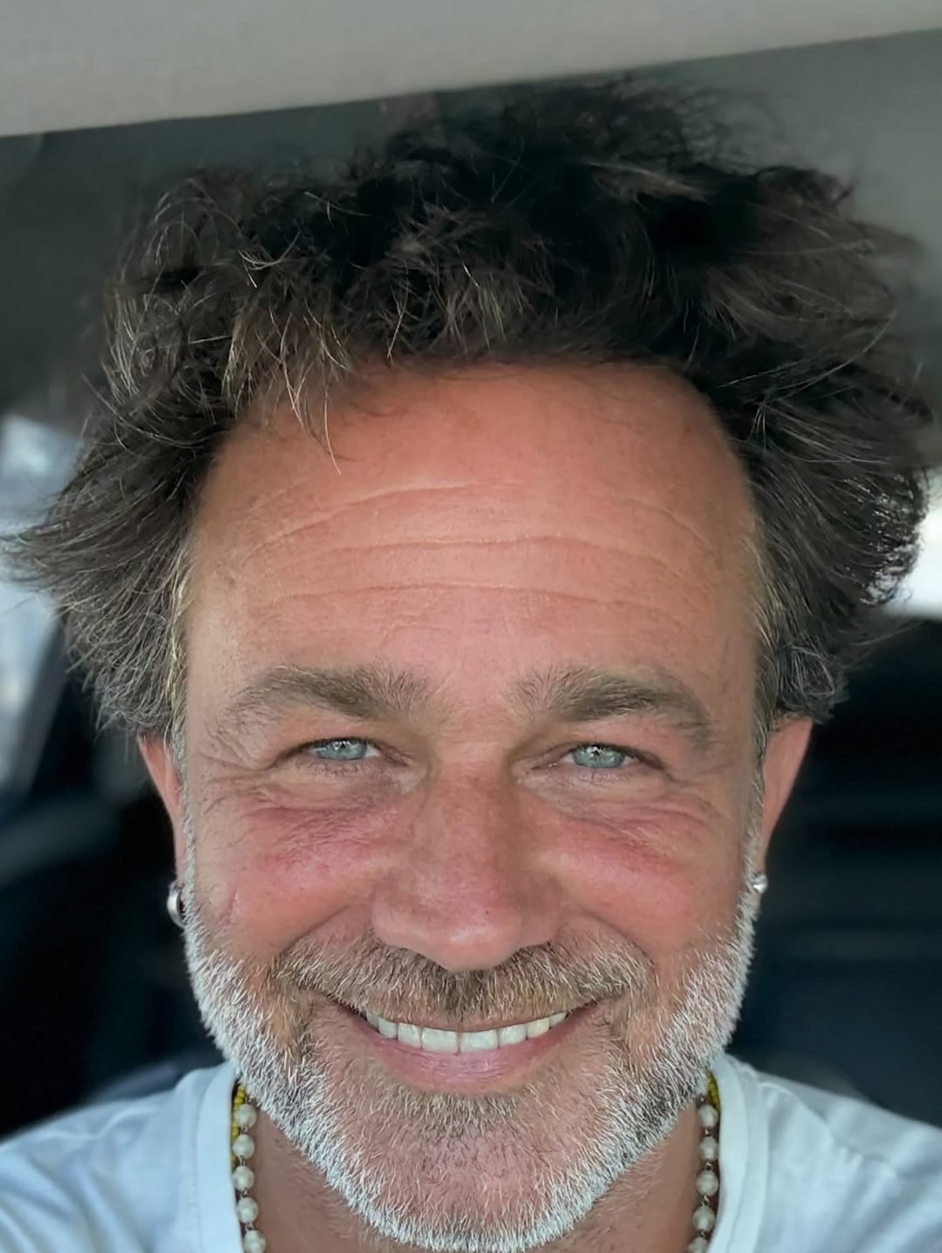 Gastón Pauls anima a quienes luchan contra adicciones y problemas de salud mental a buscar ayuda profesional sin miedo