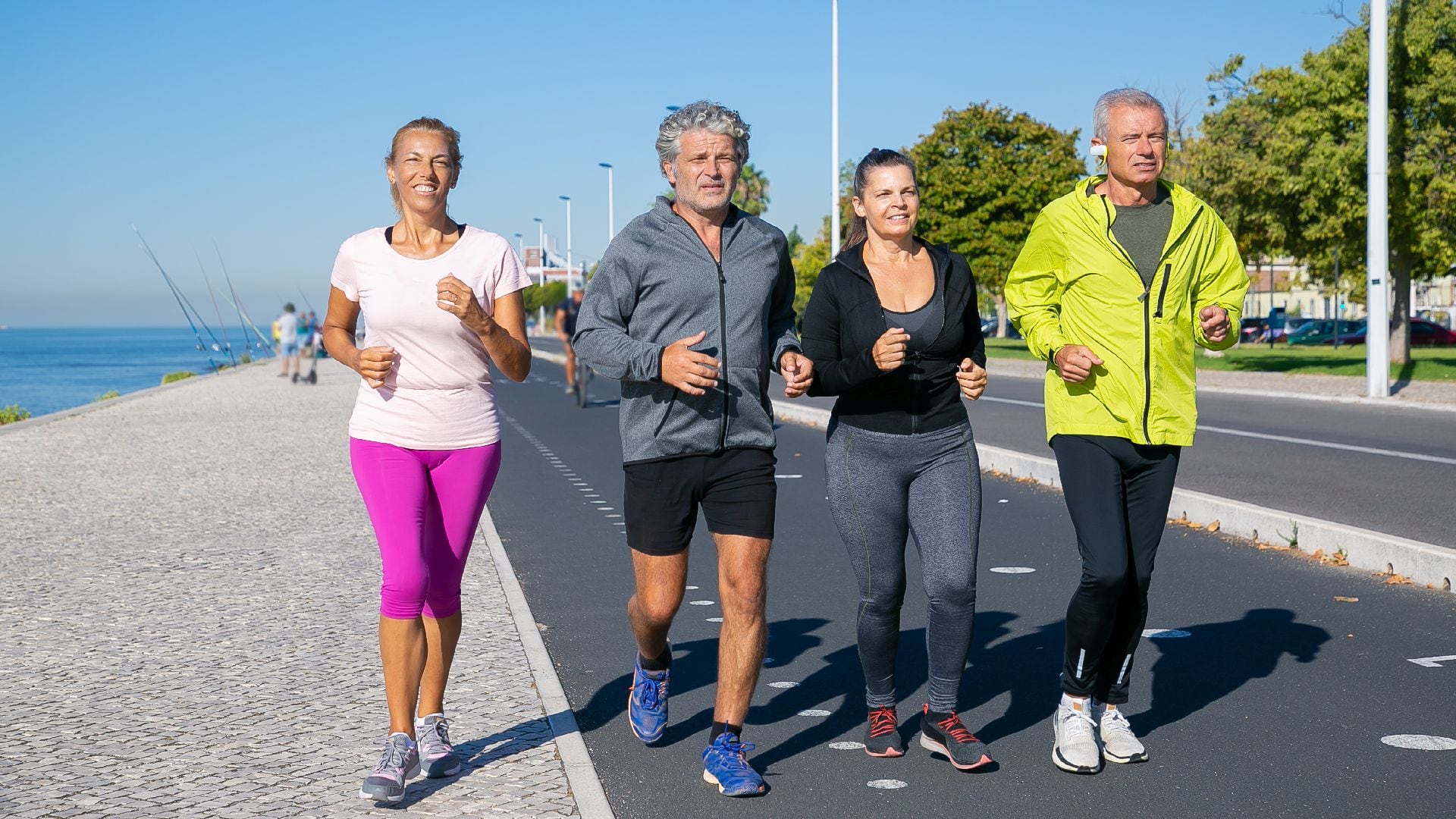 El estudio demuestra que la calidad y función de las grasas, especialmente la beige, influyen en la salud de los vasos sanguíneos y en el control de la presión arterial (Freepik)