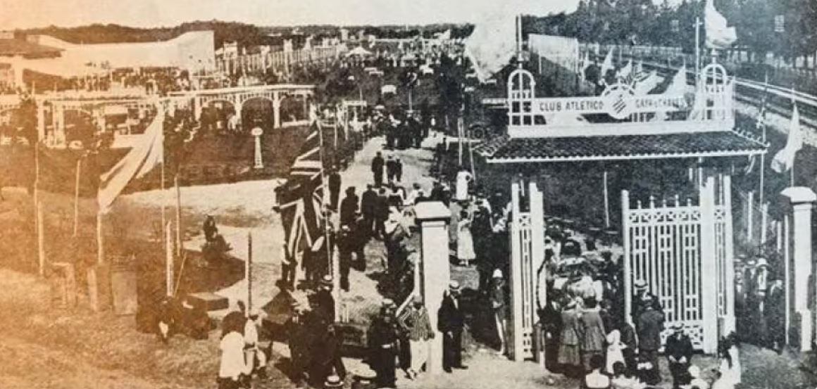 Una postal del club en sus comienzos (Fuente: Harrods Gath & Chaves) 