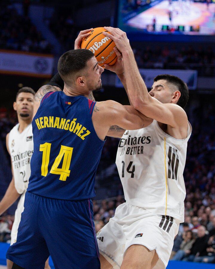 Gabriel Deck anotó siete puntos para el Real Madrid (@FCBbasket)
