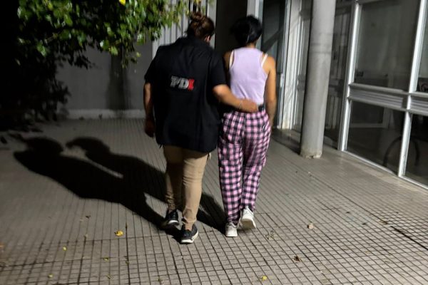 Horror en Santa Fe: una patota le desfiguró el rostro a cuchillazos a una chica de 15 años y detuvieron a dos menores