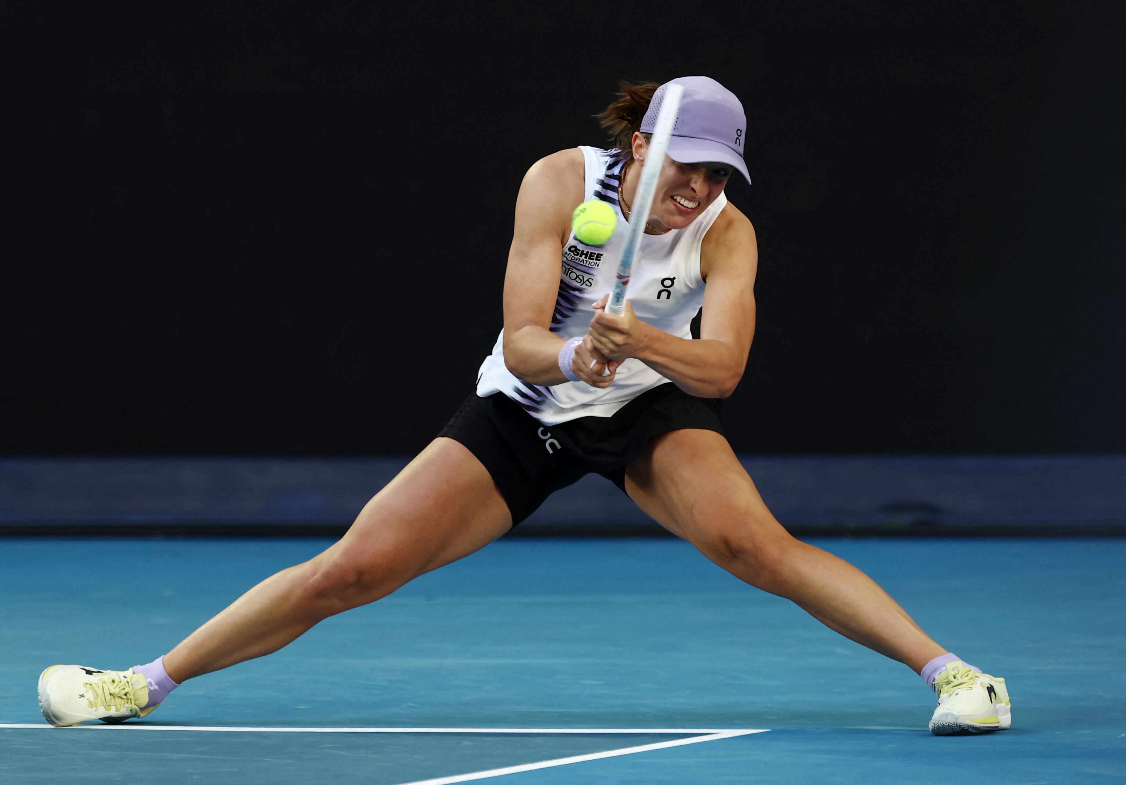 El regreso a Varsovia no representa un verdadero descanso para Swiatek, ya que su agenda personal y compromisos siguen activos
(REUTERS/Tingshu Wang)