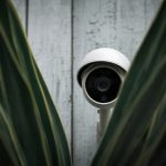 Instaló una cámara escondida en el baño y filmó a una nena de 10 años: los detalles del caso que conmociona a Francia