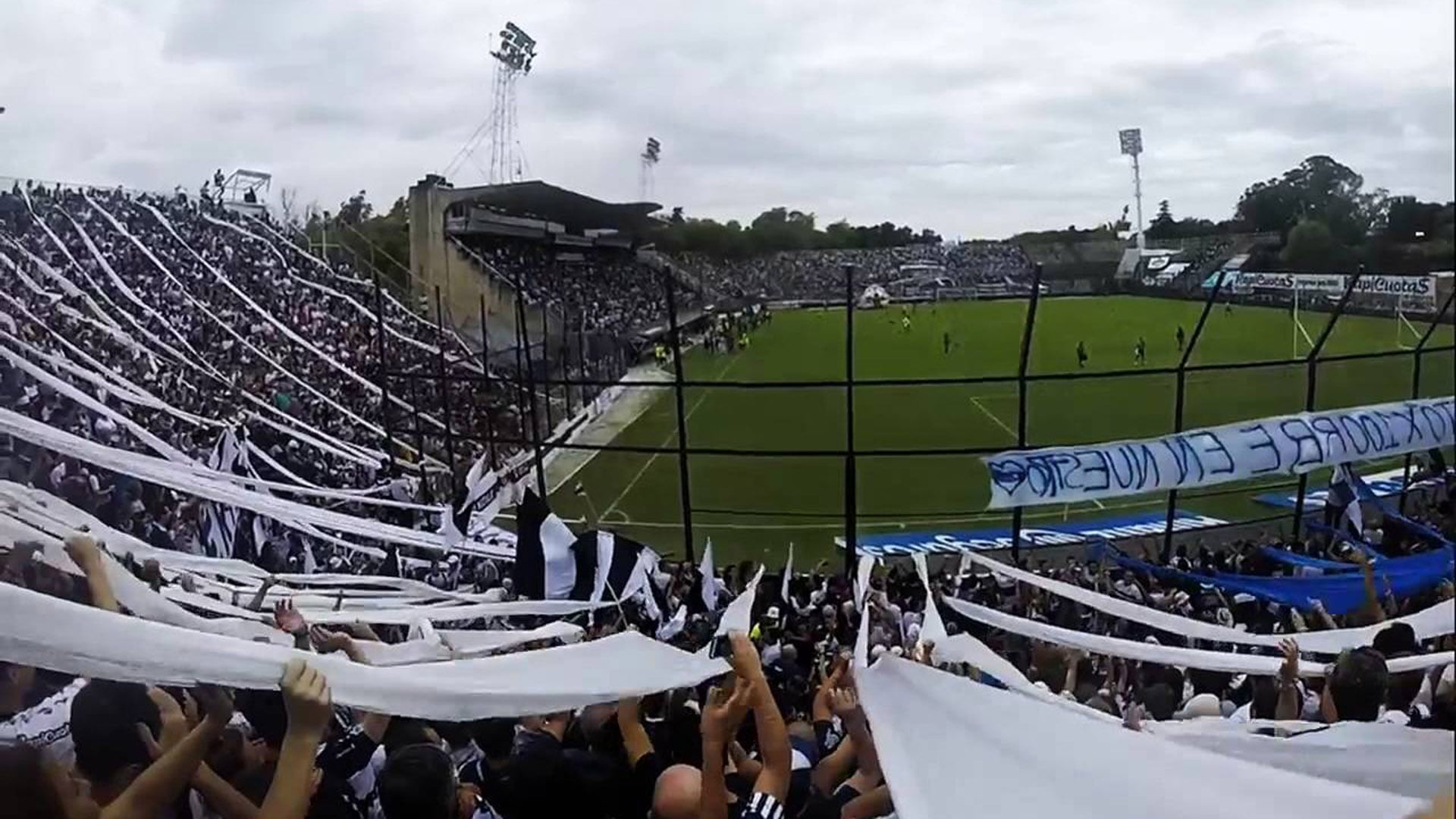 Cristian el Volador Camillieri comanda la barra de Gimnasia desde hace casi tres décadas
