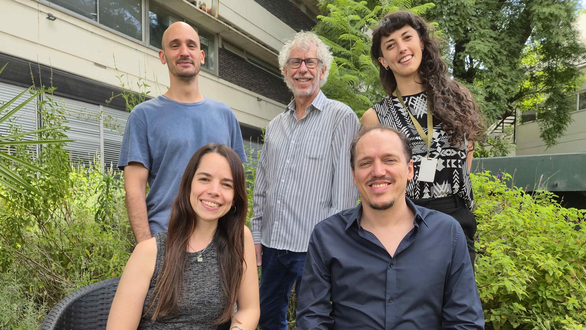 Ignacio Satorre, Alejandro Schinder, Natalia Soldi, Mariela Trinchero y Emilio Kropff, algunos de los investigadores que participaron de la investigación (Gentileza Instituto Leloir)