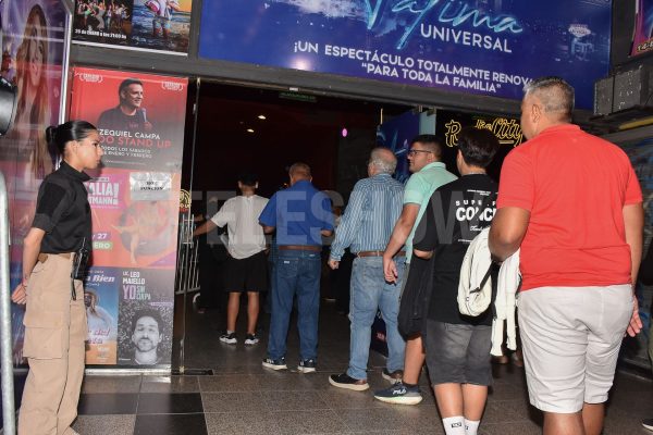 Javier Milei fue recibido por Fátima Florez en su llegada al teatro en Mar del Plata: las imágenes del momento