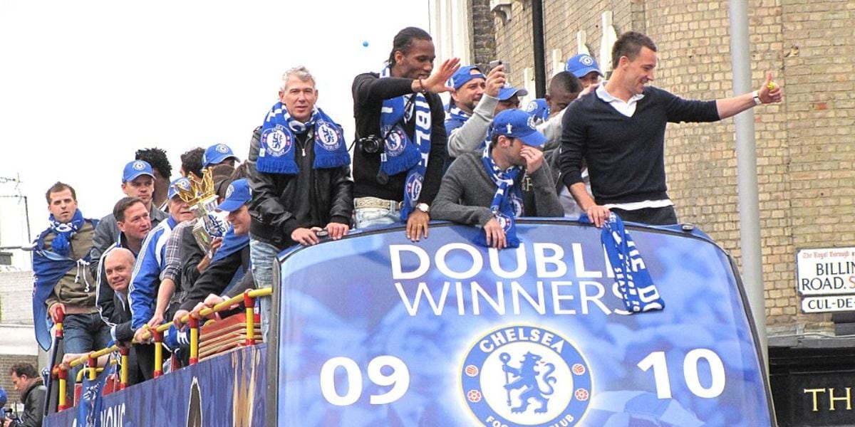 El micro descapotable para los desfiles del campeón, el escenario de la