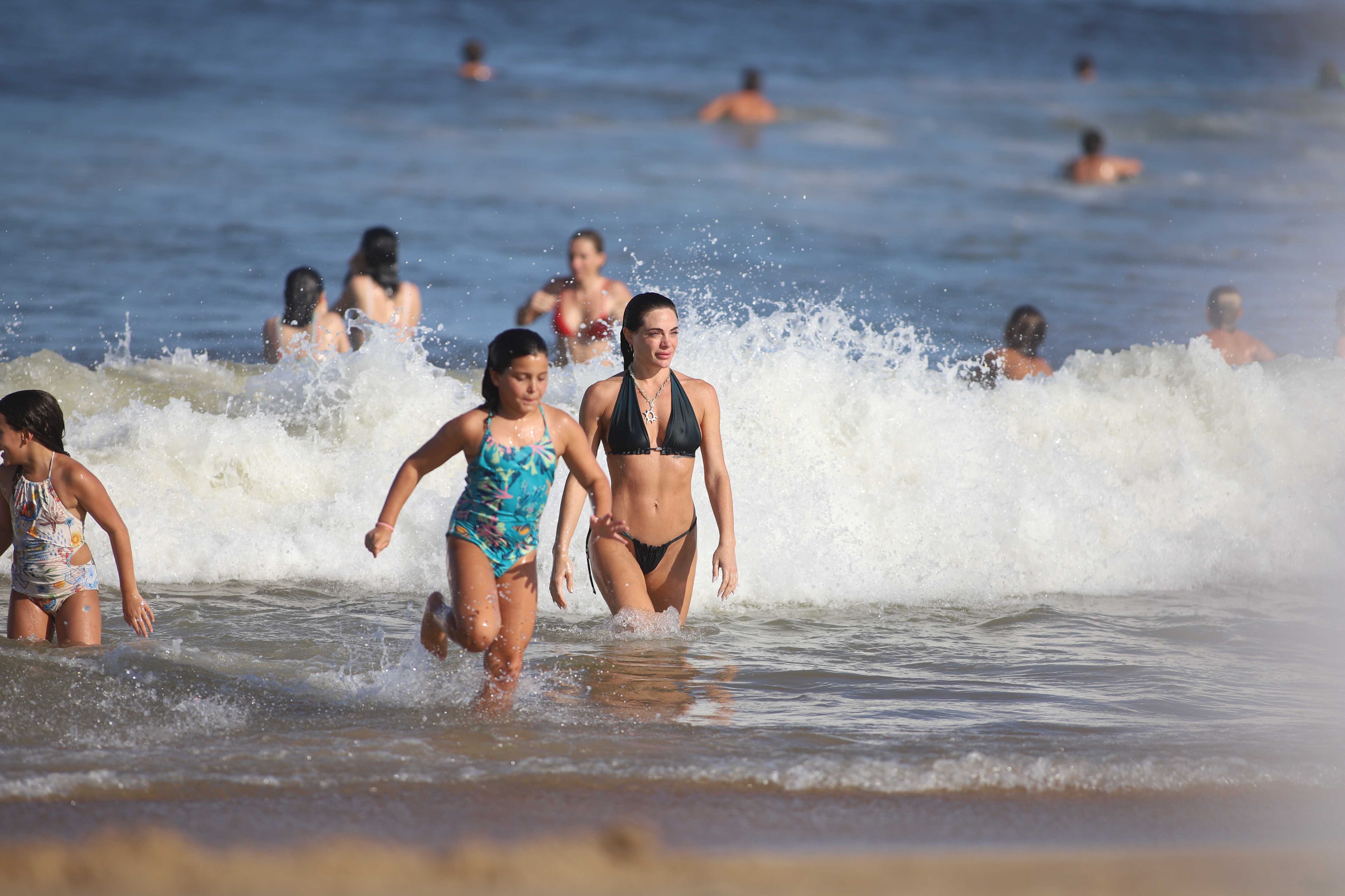 Emilia Attias dio por inaugurada la temporada de verano en Punta del Este (RSFotos)