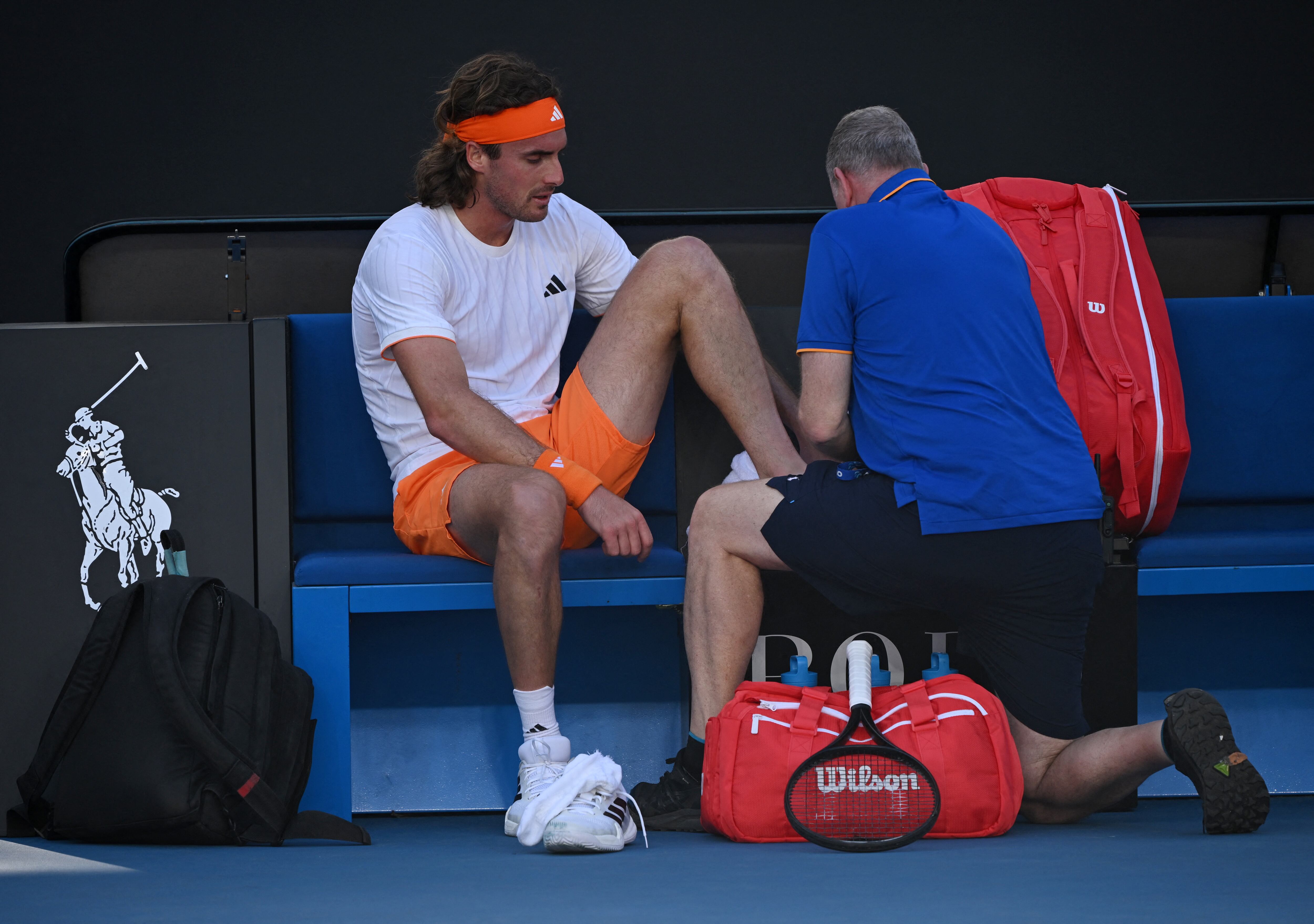 Una lesión durante un partido de fútbol privó a Tsitsipas de llegar en plenitud física al Grand Slam (Crédito: Reuters/Jaimi Joy)