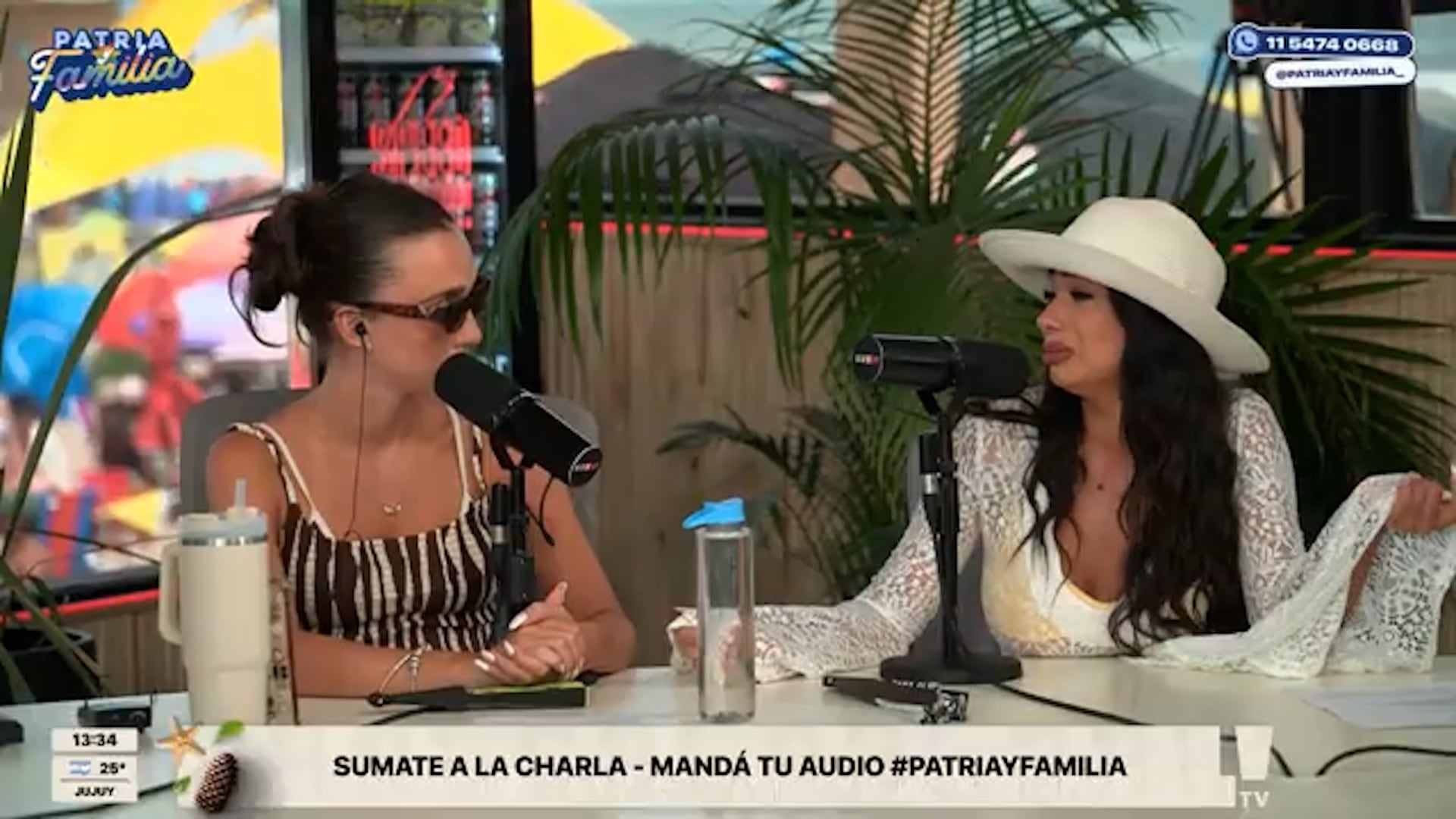 Daniela Celis, aquí junto a Juli Castro, rompió en llanto al hablar de su cuerpo