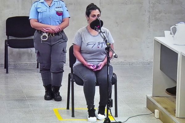 La enfermera condenada por la muerte de cinco bebés en Córdoba denunció amenazas y ataques en la cárcel