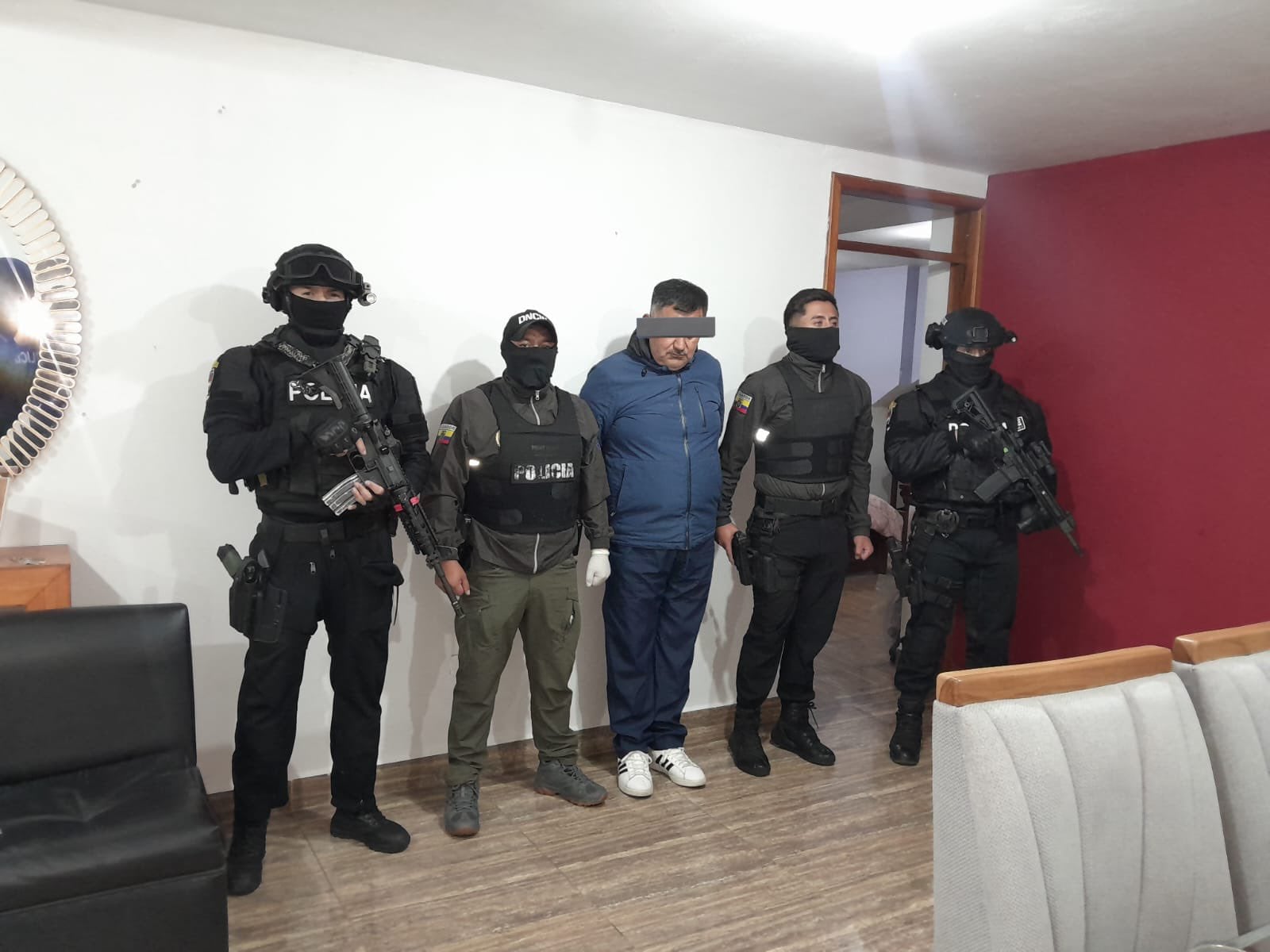 El operativo resultó en la detención de nueve personas.