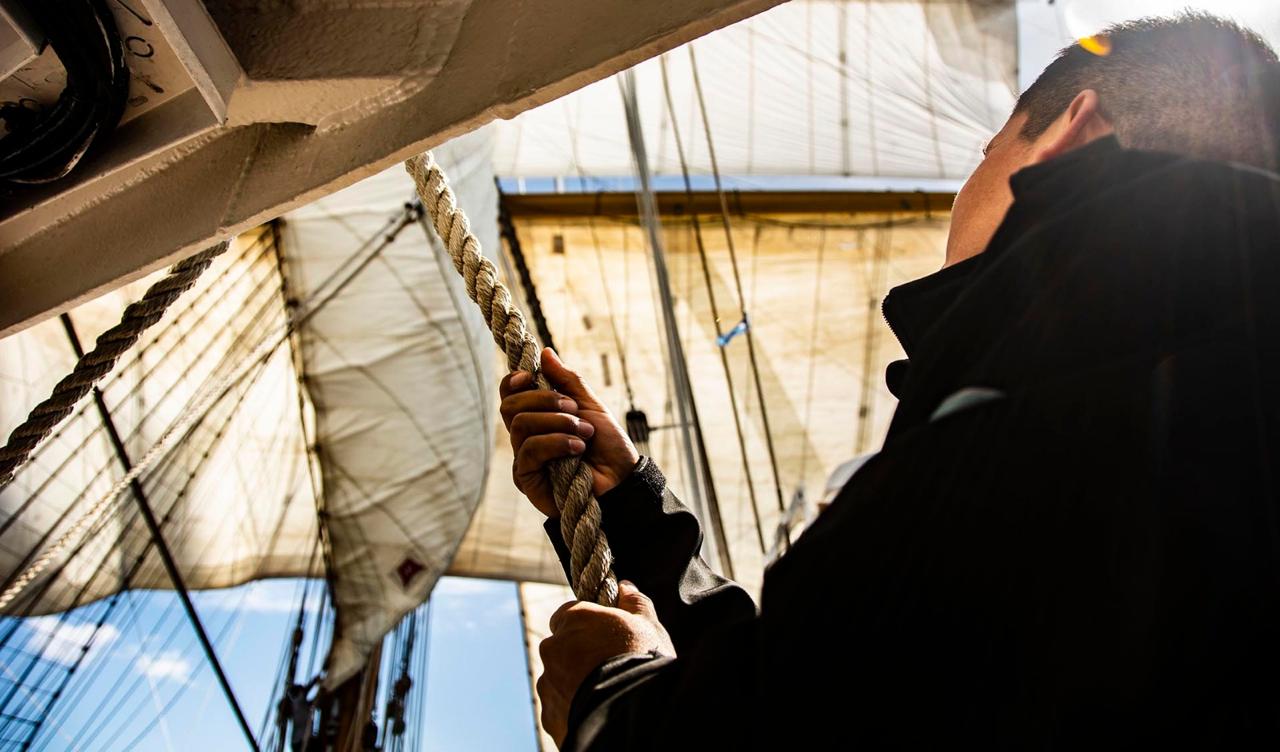 La labor de cabos y guardiamarinas resultó clave en la obtención del premio internacional, según destacó el comandante Gestoso