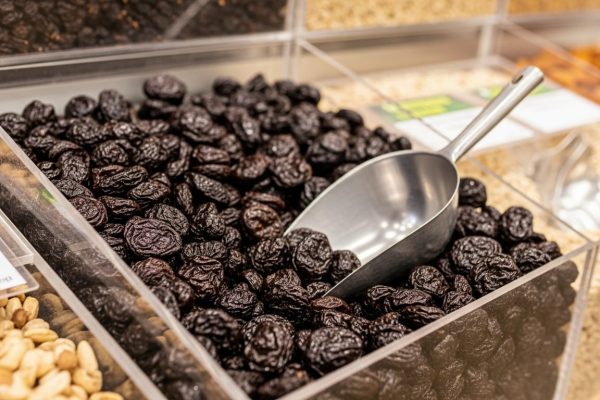 La fruta seca que ayuda a preservar la masa muscular y ósea después de los 45 años, según especialistas