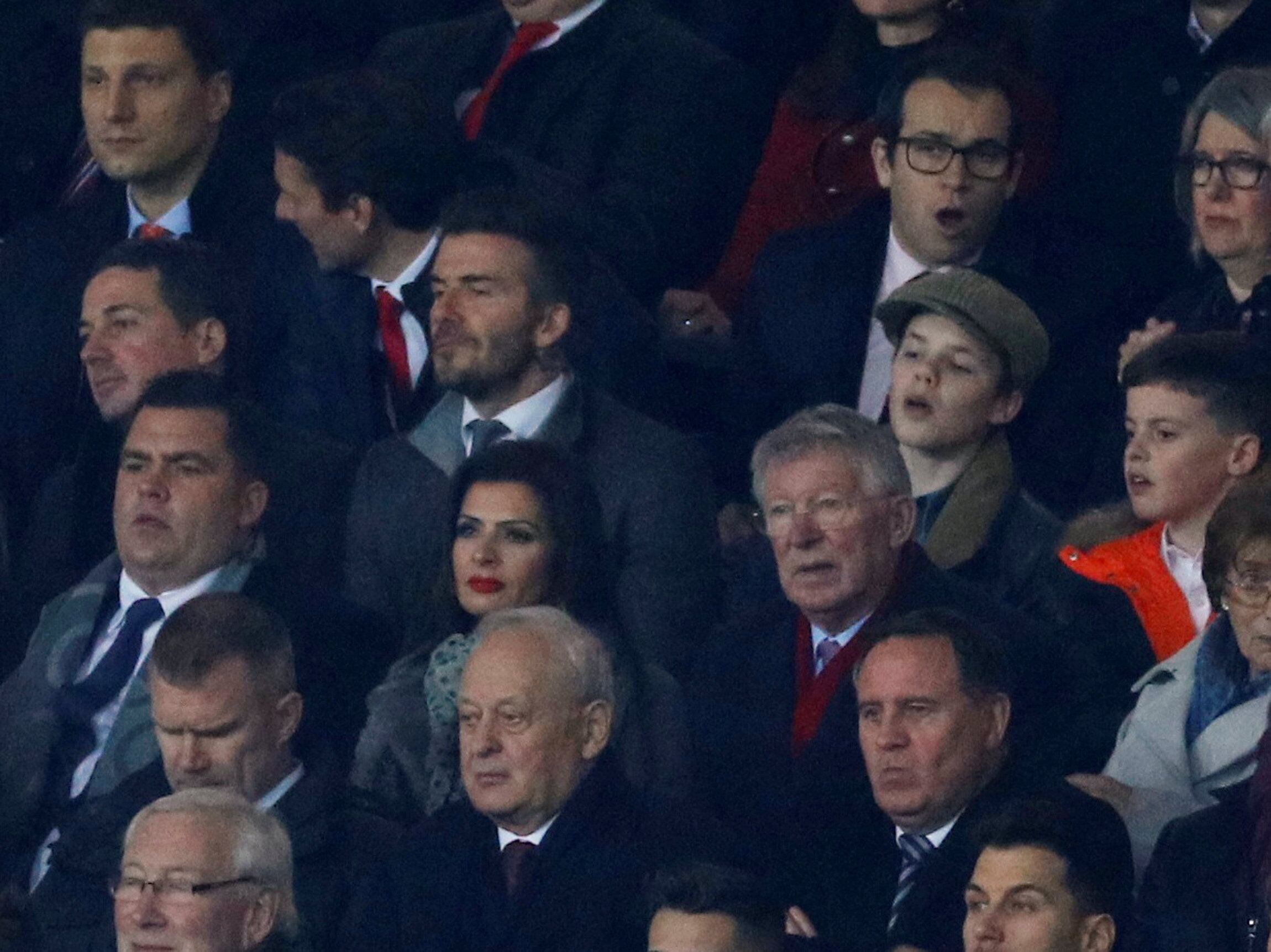 En 2019, David Beckham y Sir Alex Ferguson se sentaron a pocos metros para ver al Manchester United (REUTERS/Phil Noble)