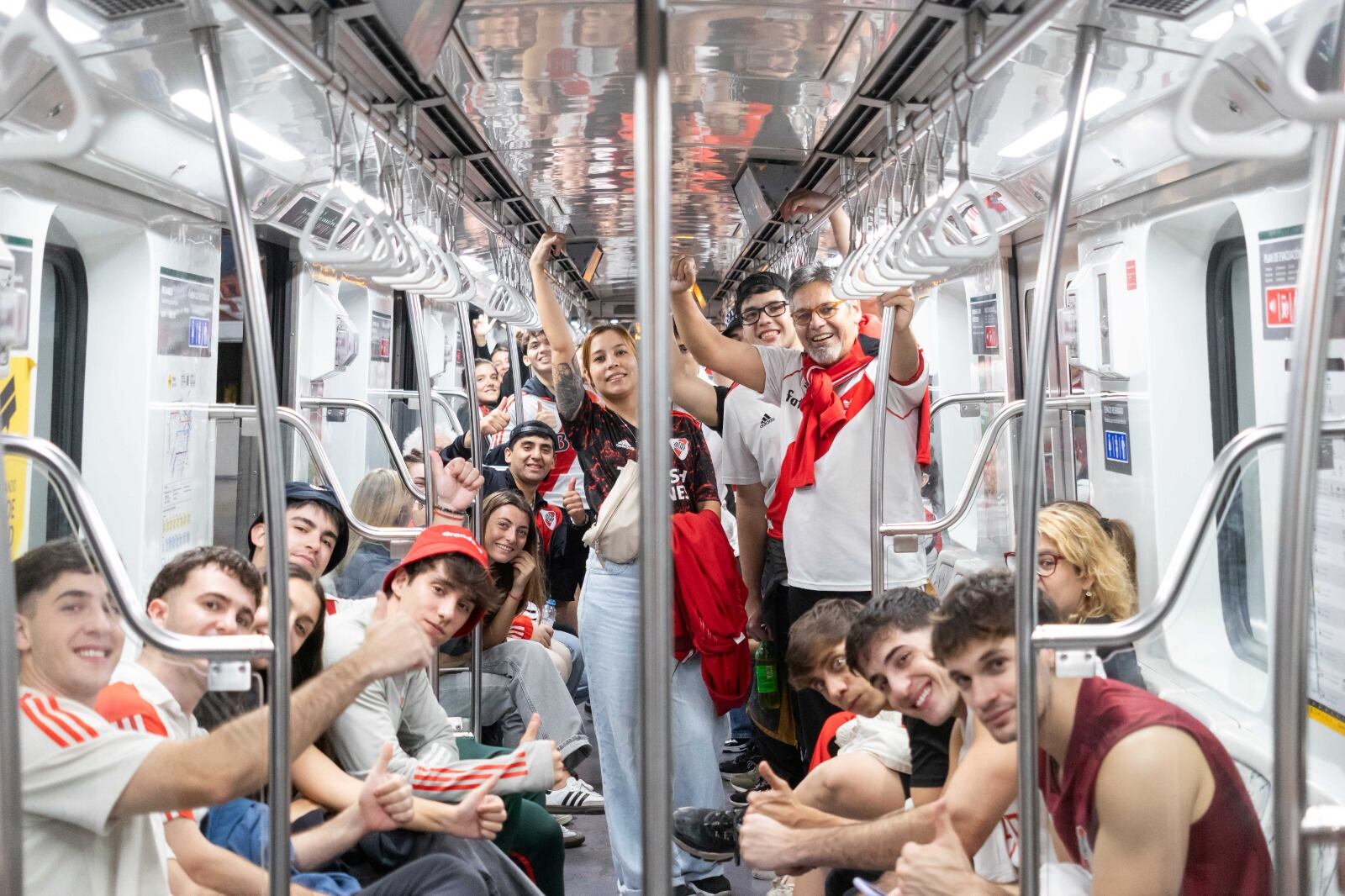 La línea D del Subte extiende su horario nocturno hasta las 23:30 tras el partido entre River Plate y Gimnasia en el Estadio Monumental