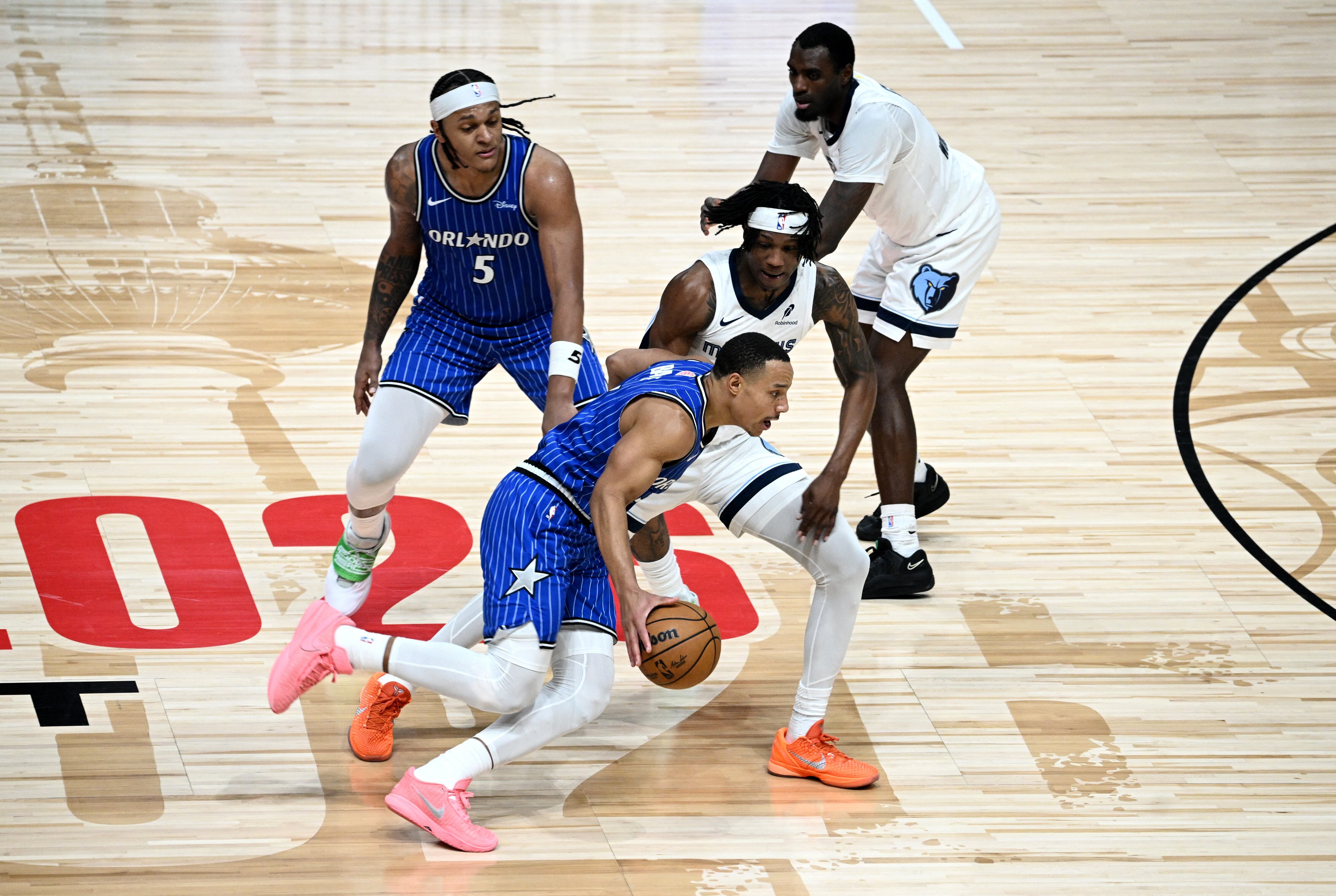 Los Orlando Magic derrotaron este jueves a los Memphis Grizzlies por 118-111, en el partido que se disputó en el Uber Arena de Berlín (REUTERS/Annegret Hilse)