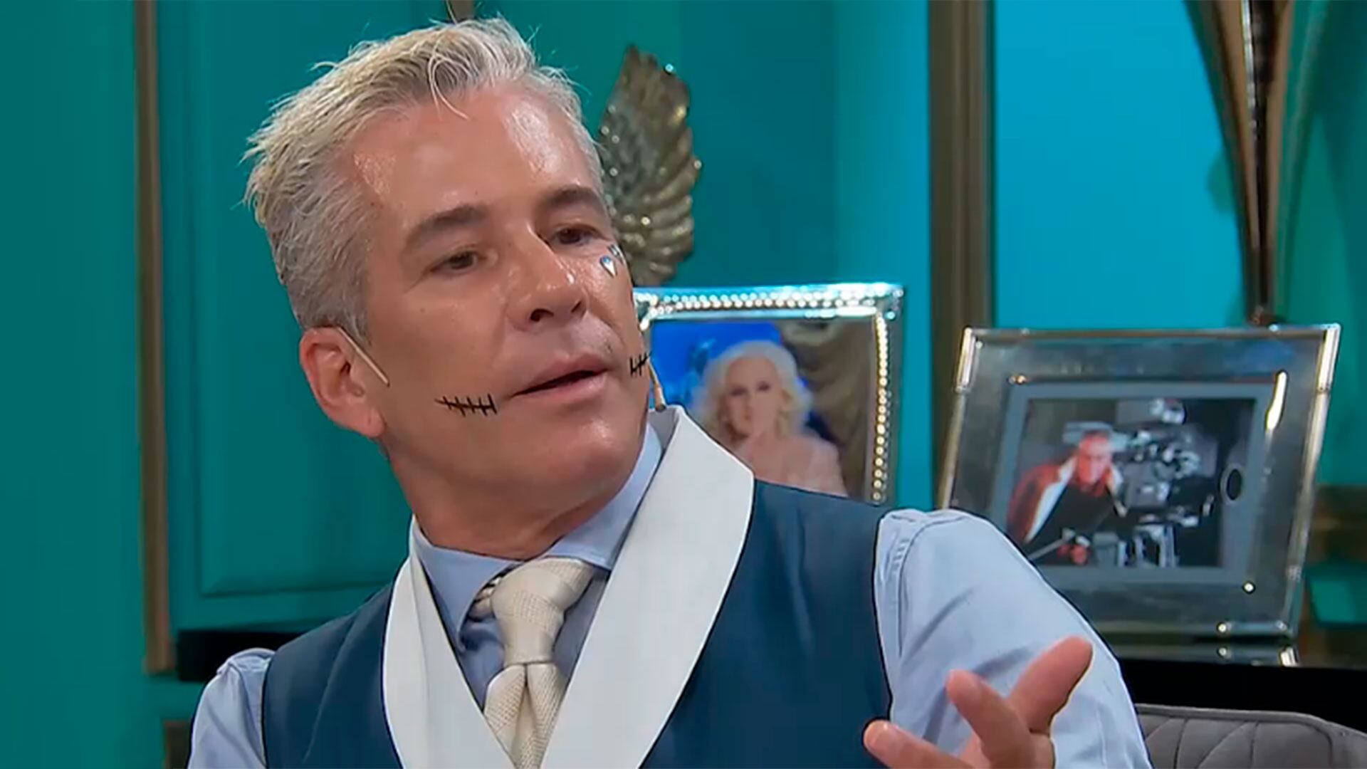 “Puedo sacar unos videítos que tengo por allí para que deje de hablar de mí, bien o mal. Aunque los videos que yo tengo para publicar se ve increíble, se ve bellísima”, lanzó Fernando Carrillo (La noche de Mirtha, Eltrece)