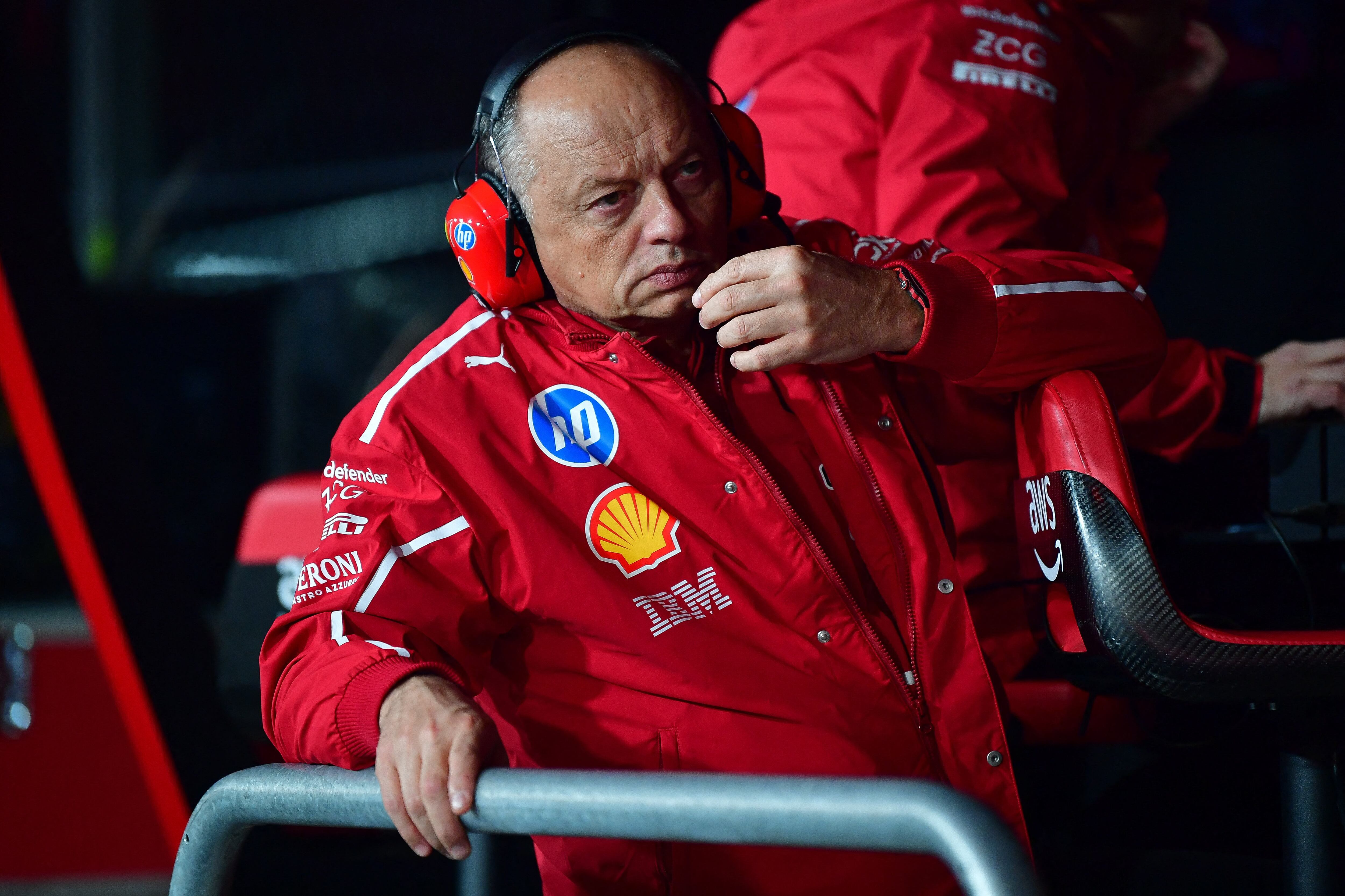 Frederic Vasseur, jefe de Ferrari, está en el centro de la tormenta en caso de que la escudería tenga malos resultados en la nueva temporada. Su posición corre peligro desde mediados de 2025 (Mandatory Credit: Gary A. Vasquez-Imagn Images)