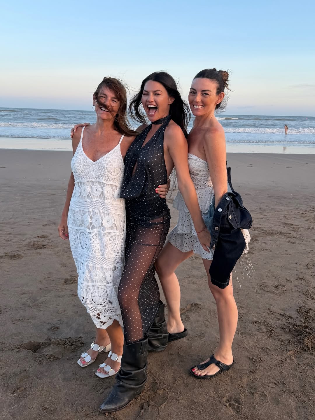 La modelo también estuvo acompañada por su familia