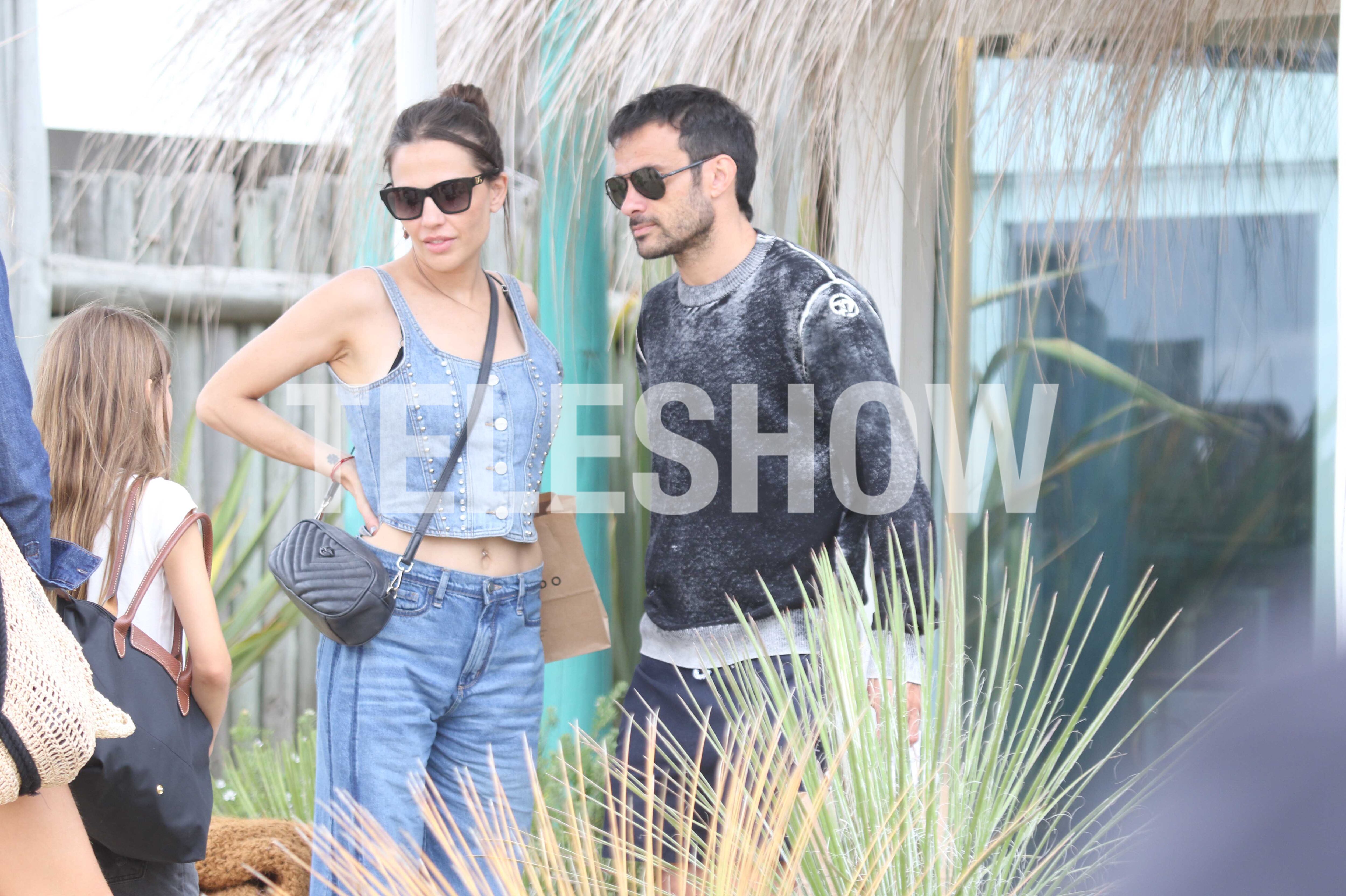 La familia ensamblada opta por una vida sencilla y sin dramatismos, alejándose de rumores y especulaciones mediáticas