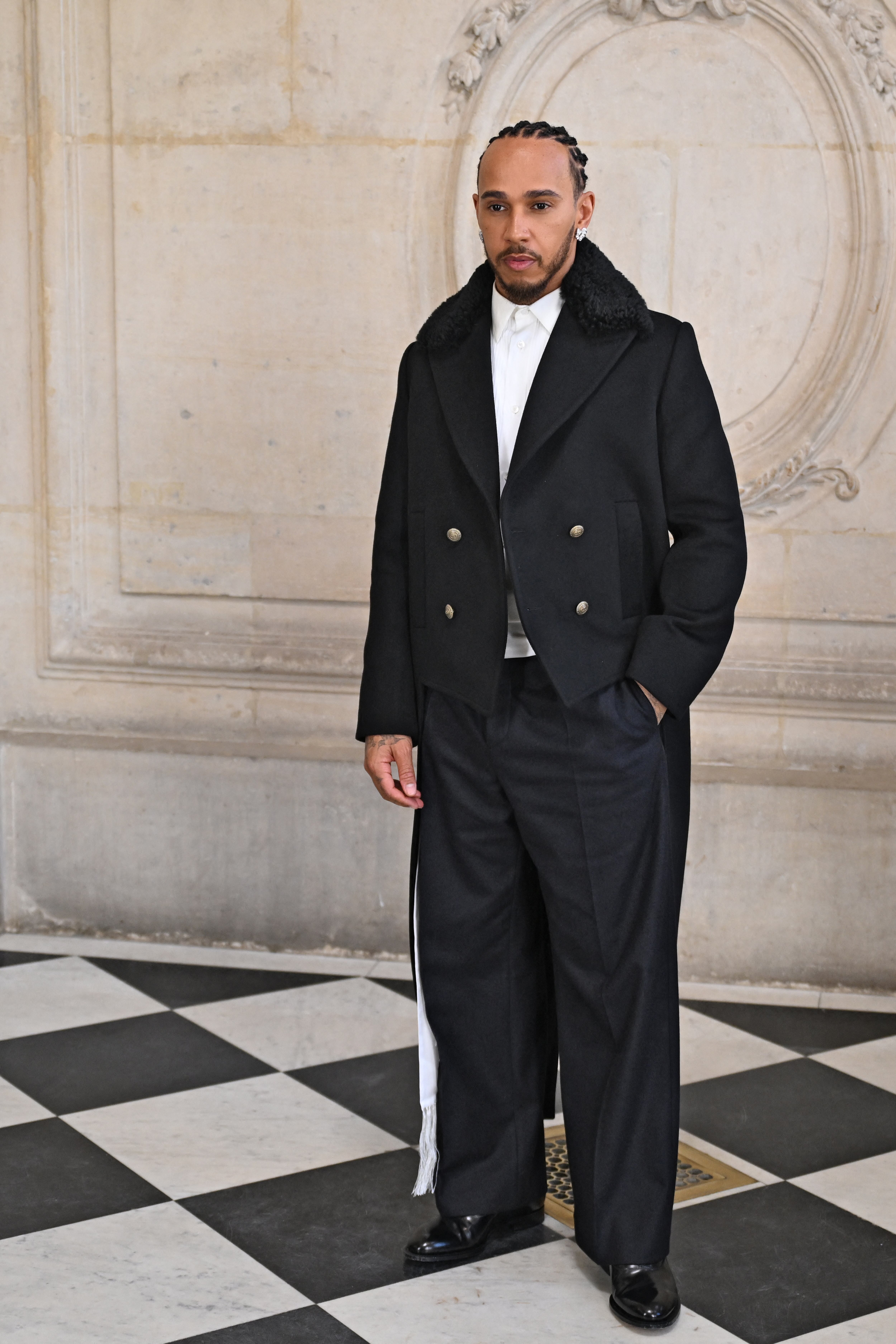 Lewis Hamilton asistió al desfile de Dior Men's Fall/Winter 2026 (Photo by Blanca CRUZ / AFP)