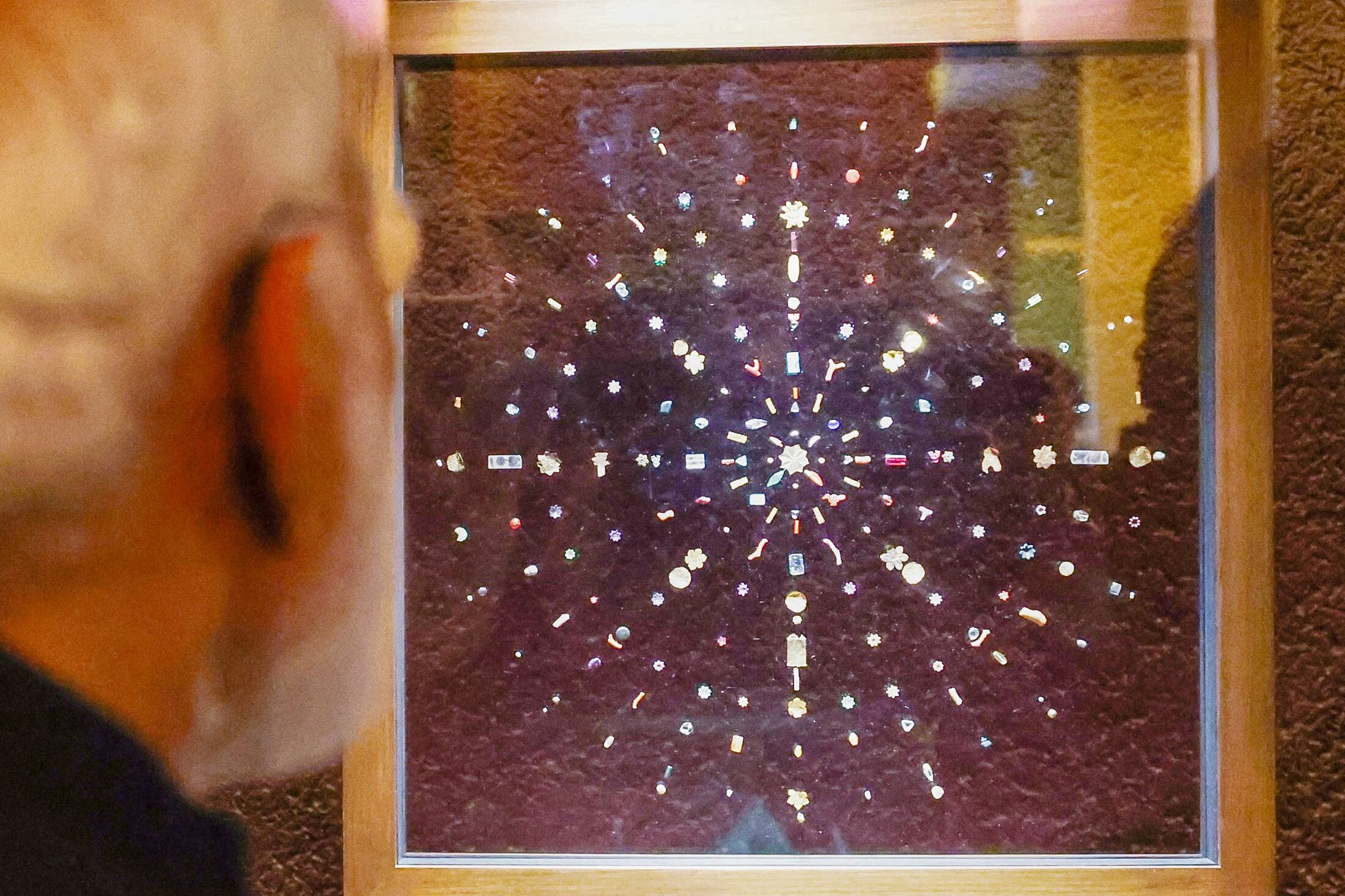 La exposición en Nueva Delhi muestra más de 300 piedras preciosas y ornamentos descubiertos junto a las reliquias del Buda en Uttar Pradesh.