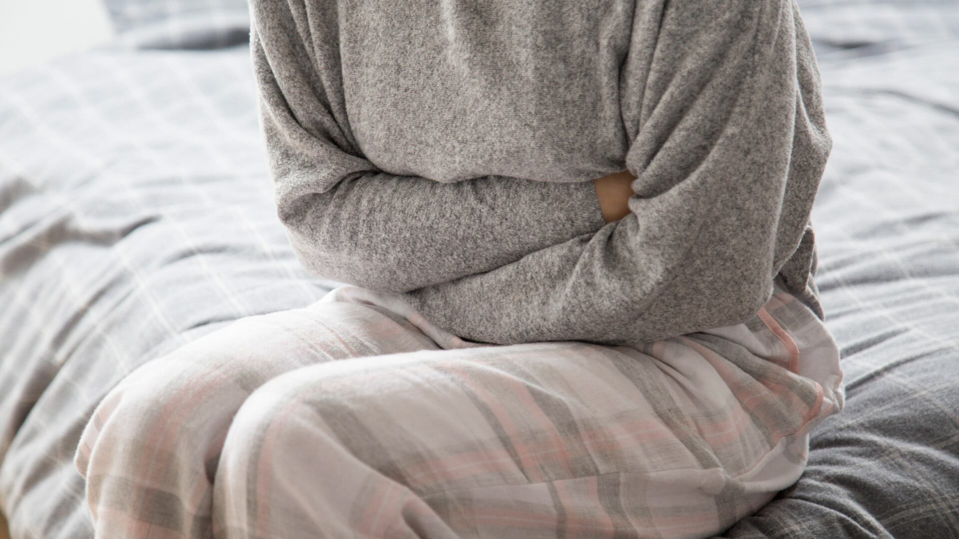 Solo tres de cada diez viajeros internacionales recibieron asesoramiento médico antes del viaje, lo que dificulta la prevención de infecciones bacterianas (Freepik)