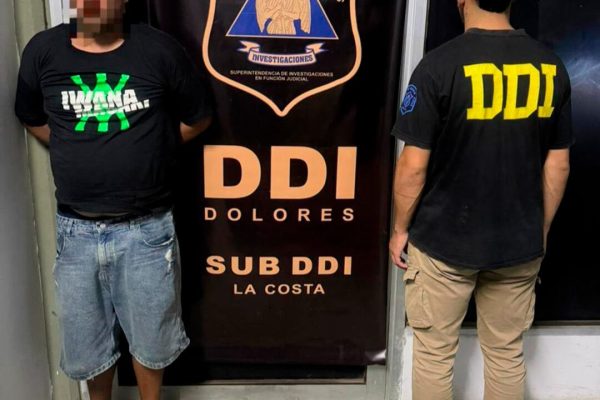 Le ofrecieron a un vecino de La Matanza cortarle el pasto y lo mataron para robarle: los detuvieron en Mar de Ajó