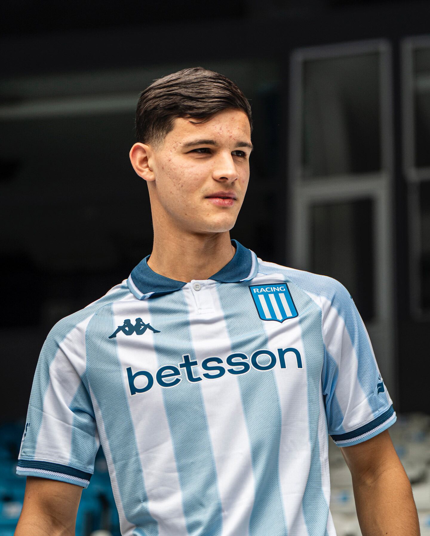 Valentín Carboni dejó Italia para volver a la Argentina y sumar minutos de calidad en Racing. El atacante de 20 años quiere estar en el radar de Scaloni para la Selección 