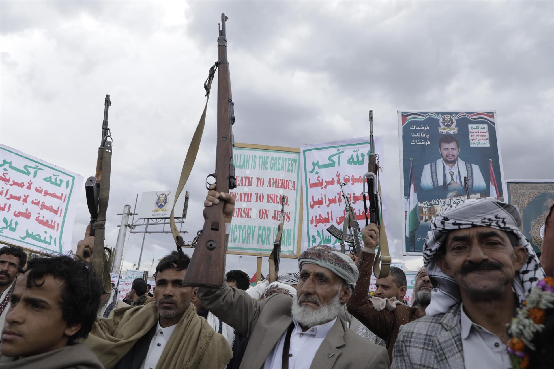 Los hutíes volvieron a amenazar a las embarcaciones que se muevan por el Mar Rojo.