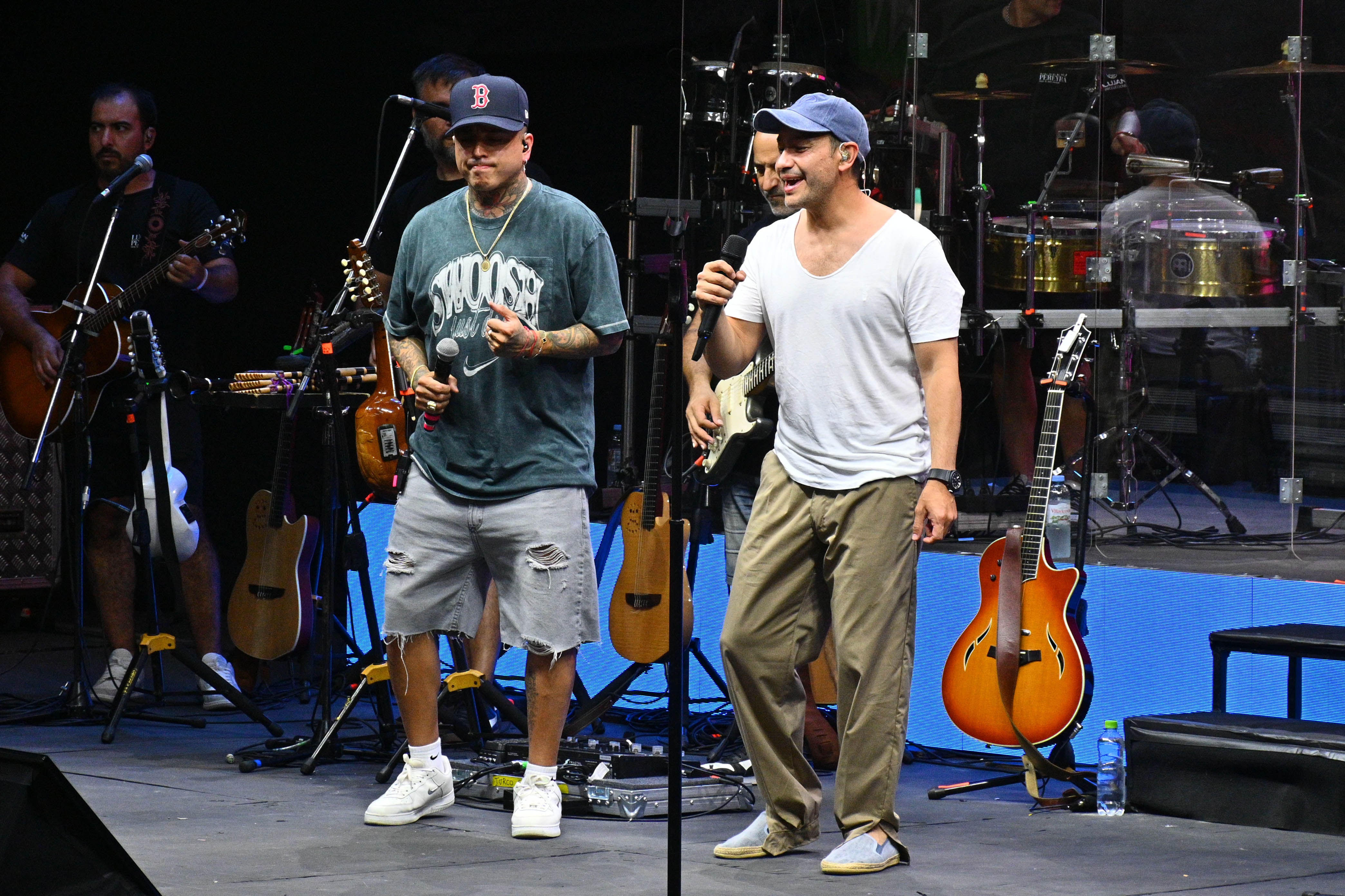Luciano Pereyra prepara su show con ensayos meticulosos en Once Unidos, compartiendo escenario con artistas como Sebastián Mendoza y Marcela Morello (José Tetty)