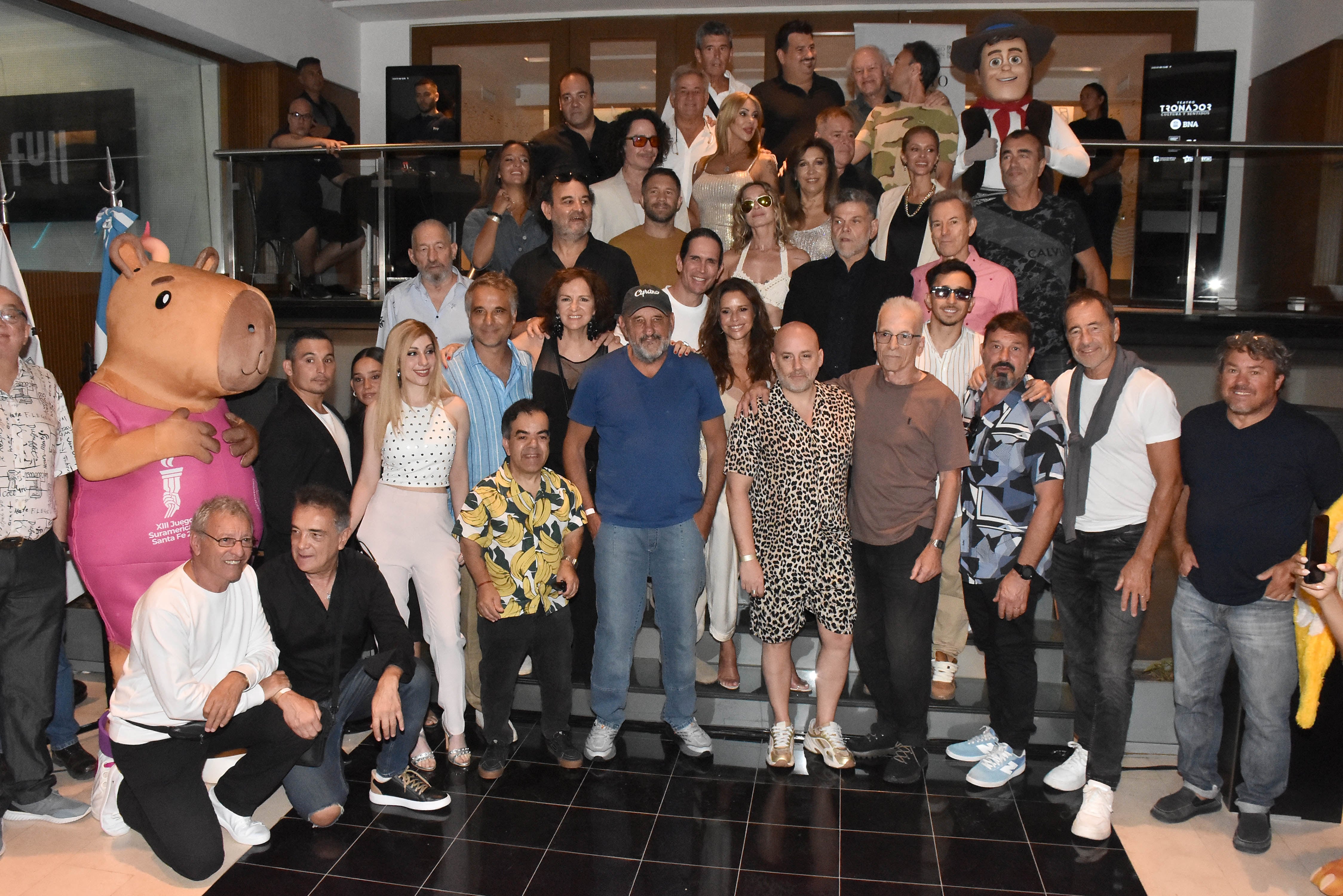 Este martes 6 de enero, el Teatro Tronador abrió sus puertas para recibir a las figuras que se encuentran realizando temporada en la ciudad de Mar del Plata (Crédito: Jose Tetty)