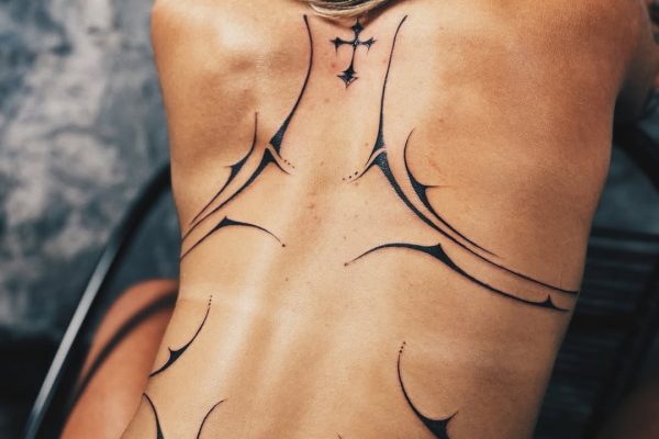 Marta Fort sorprendió con un enorme tatuaje sobre su espalda: “Me hice una cosita”