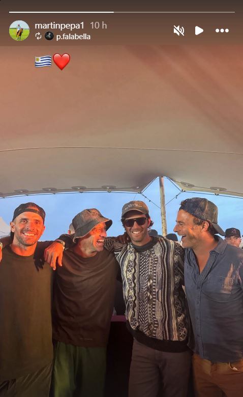 Martín Pepa y Facundo Pieres en Punta del Este, junto a Christian Laprida (h) y Pedro Falabella