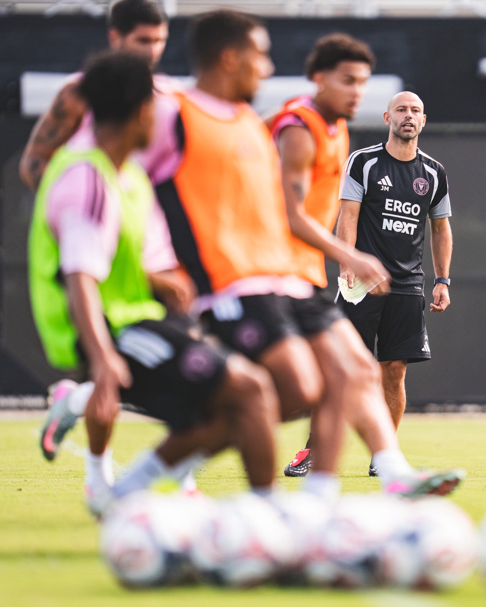La atenta mirada de Mascherano, el conductor del vigente campeón de la MLS (Crédito: @InterMiamiCF)