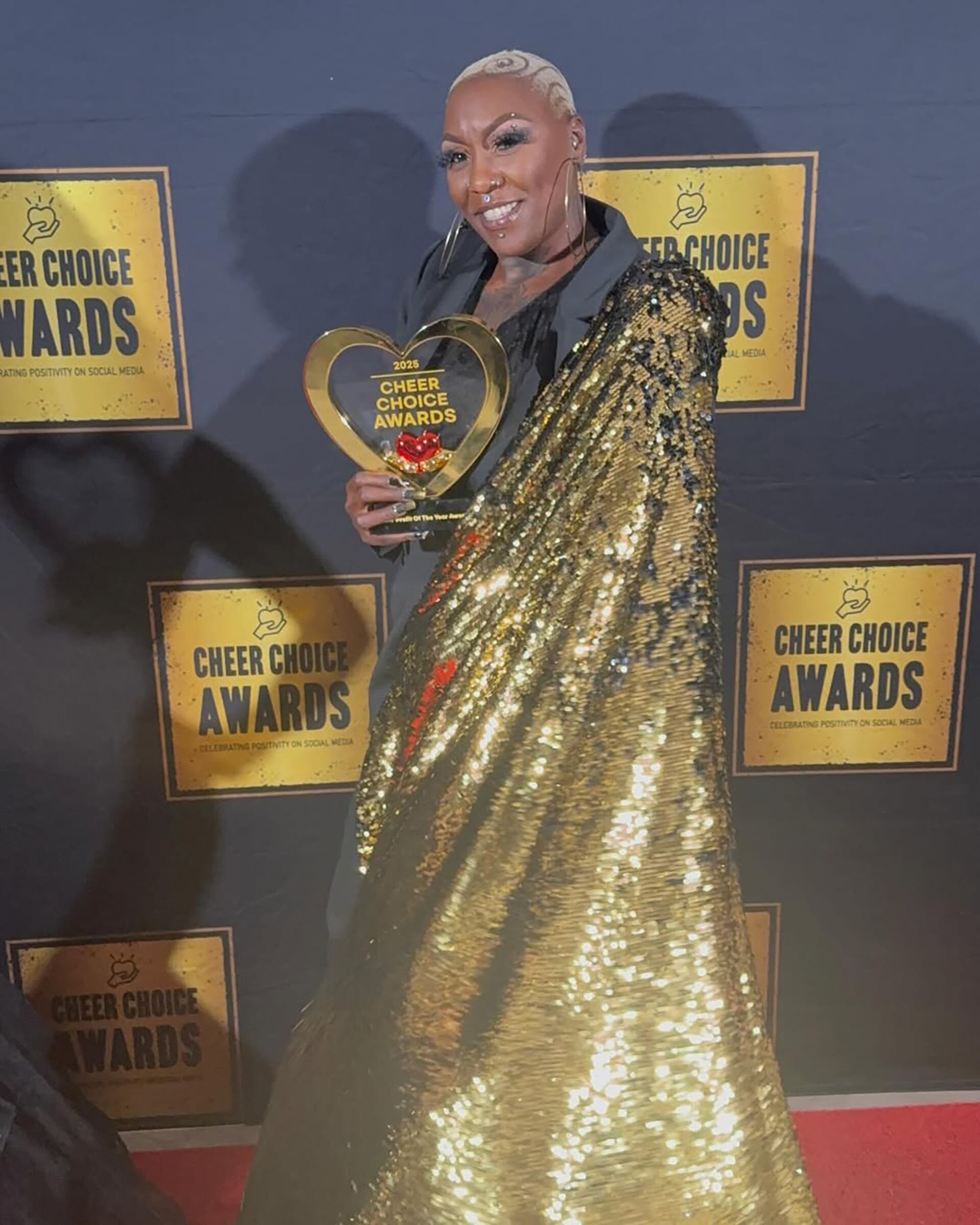 Reconocimientos de instituciones como CNN y la NAACP destacaron el impacto de Miss Shirley en redes sociales y ayuda humanitaria (Instagram / @beauty2thestreetz)