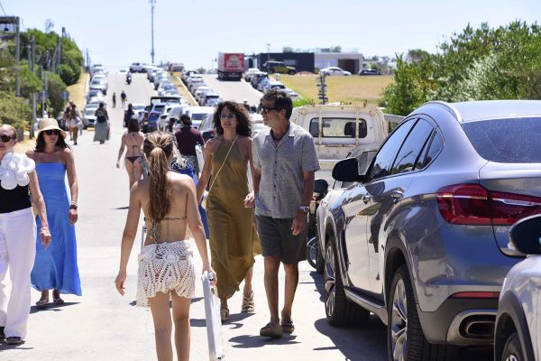 Nicolás Repetto y Florencia Raggi disfrutan el verano en las playas de José Ignacio: las románticas fotos