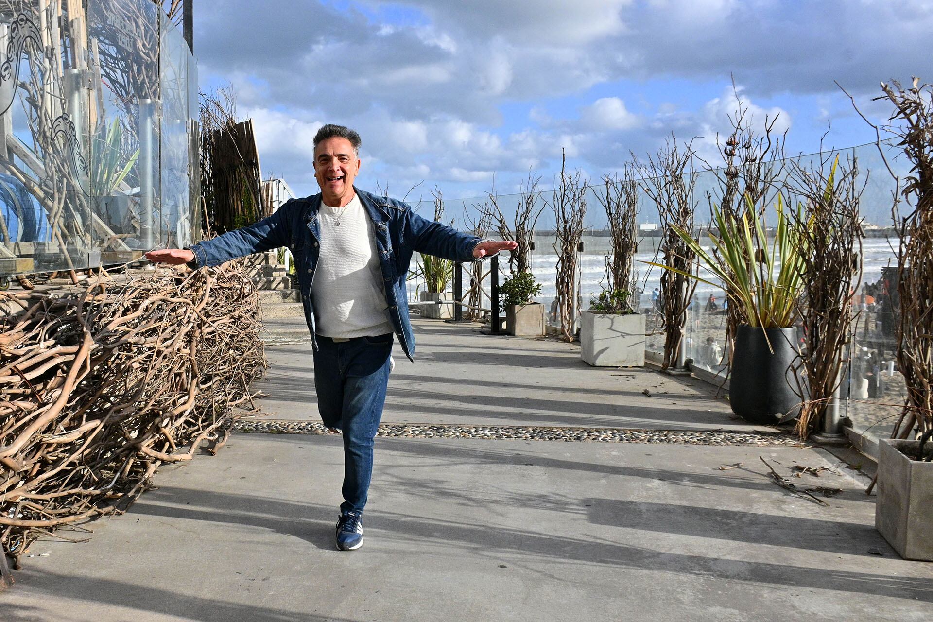 Generaciones de espectadores marplatenses acompañan a Nito Artaza, quien se convirtió en un clásico de la cartelera local